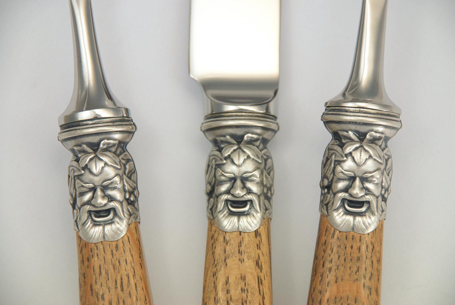 MODELE BACCHUS
virole Bacchus métal argenté vieilli Couteaux et Couverts de table modèle BACCHUS manche bois de chêne
